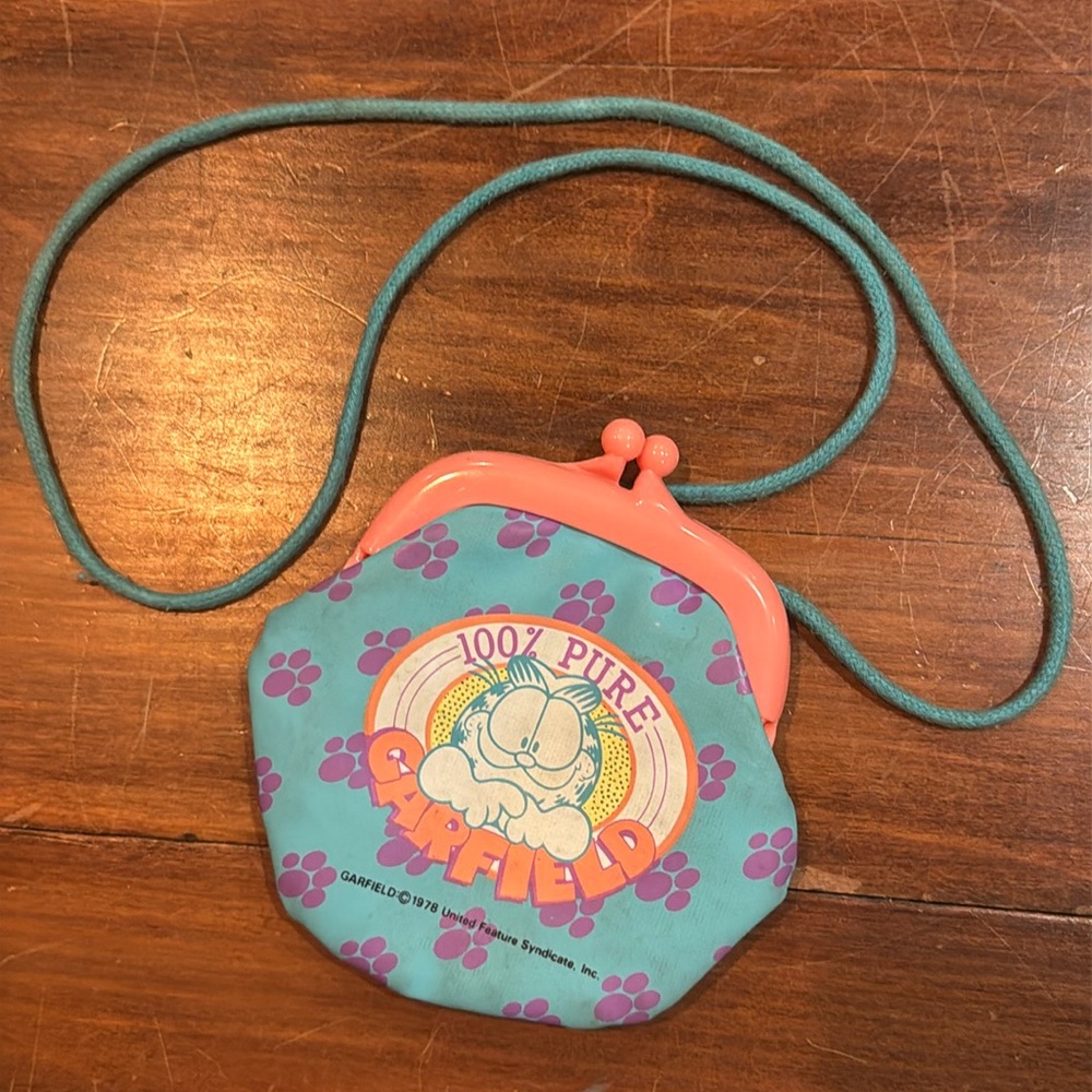 Vintage 1978 100% Pure GARFIELD Coin Purse With KISS Lock Pink Blue Cord Strap